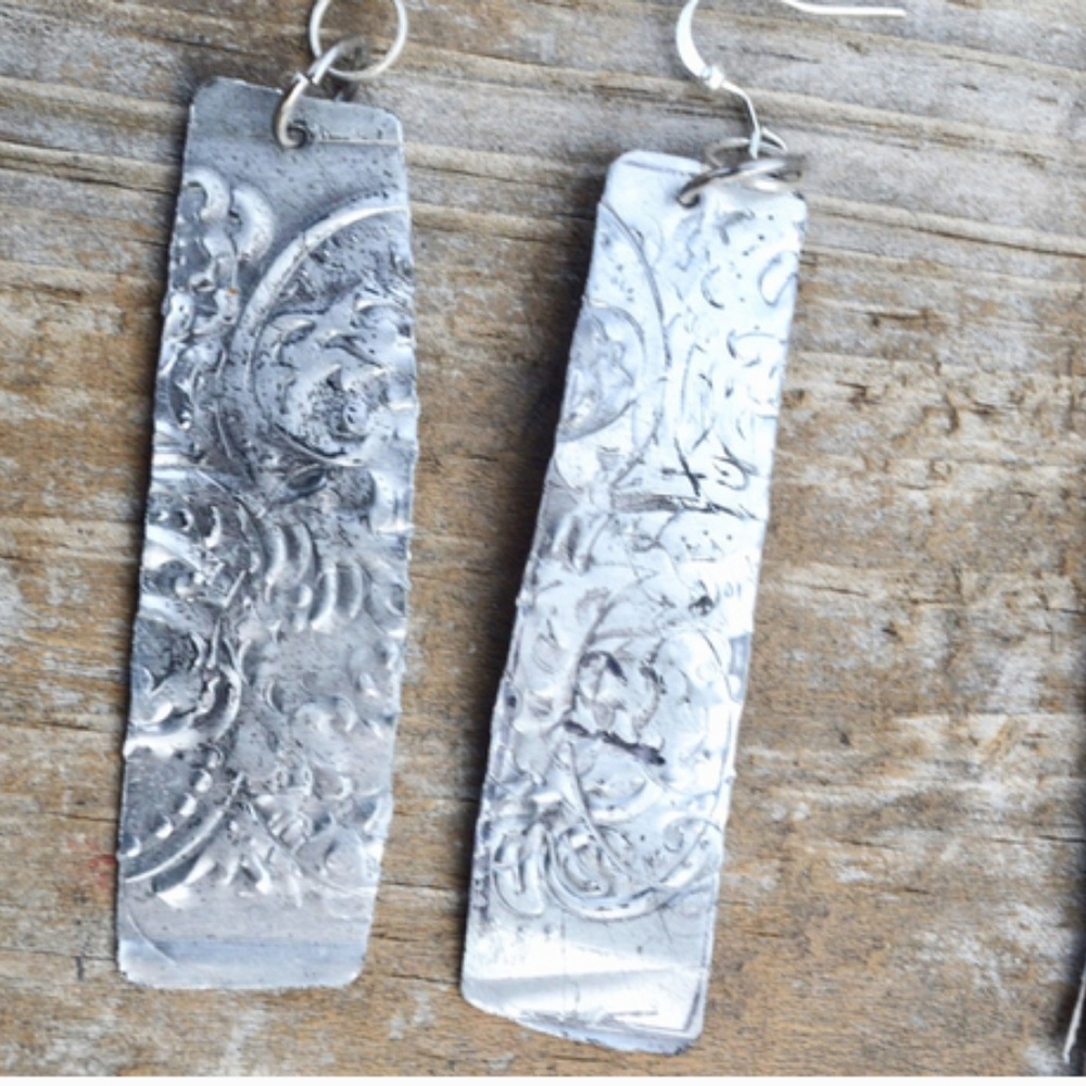 Rustic Embossed Silver Distressed Earrings Artisan - Picture 3 of 3